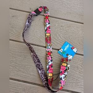 New  MINNIE and DAISY LANYARD